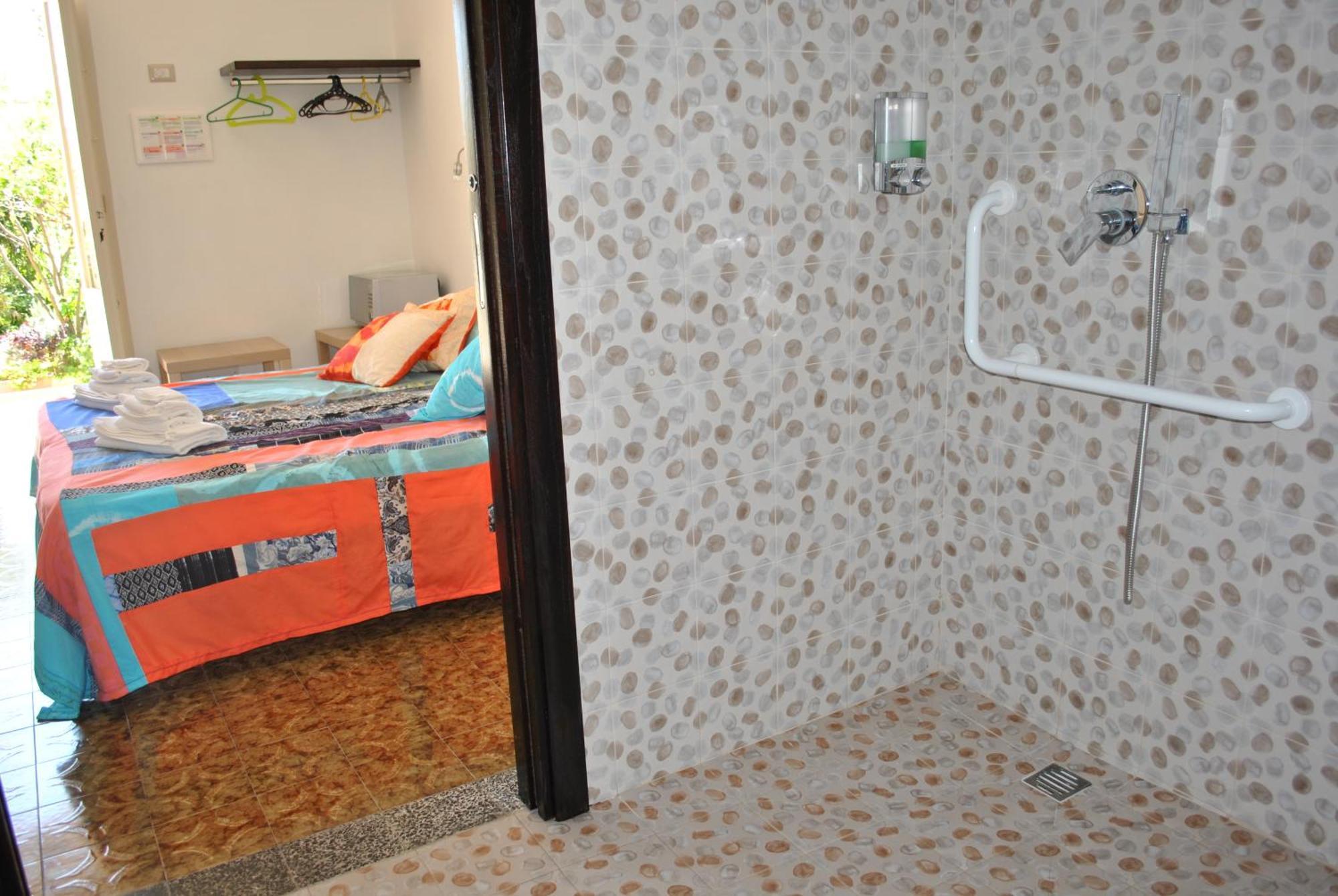 Il Giardino Di Tatiana Rooms & Breakfast La Maddalena (Sassari) Quarto foto
