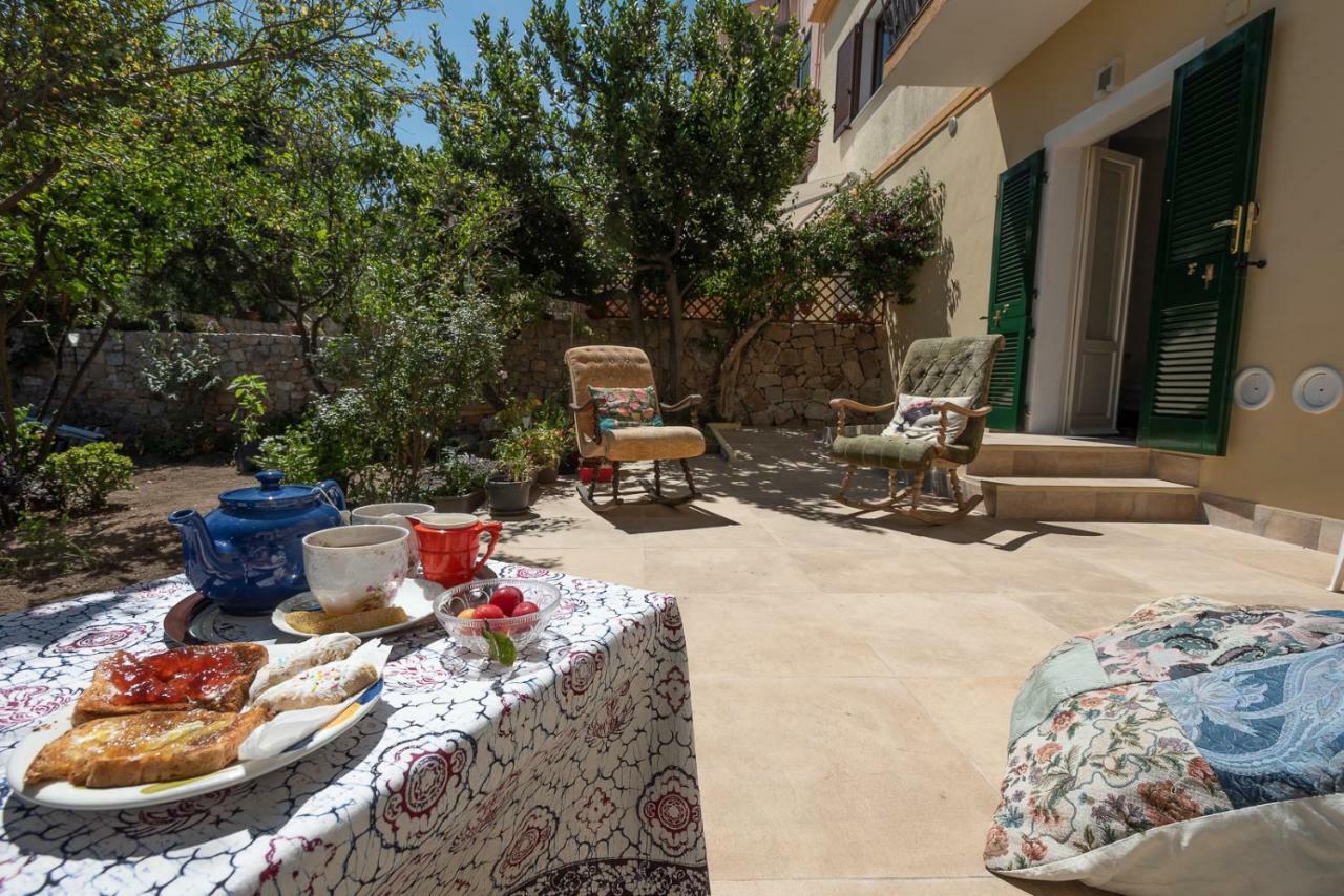 Il Giardino Di Tatiana Rooms & Breakfast La Maddalena (Sassari) Exterior foto